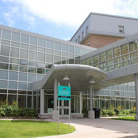 Memorial University St. John's Luaran gambar