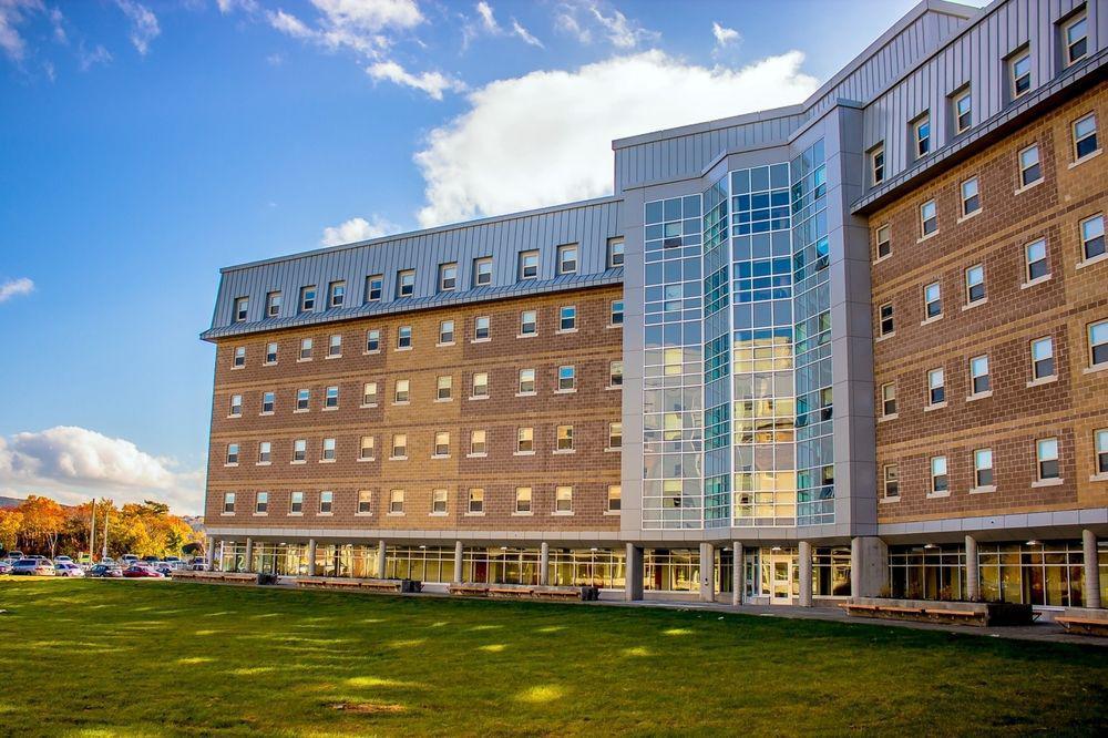 Memorial University St. John's Luaran gambar