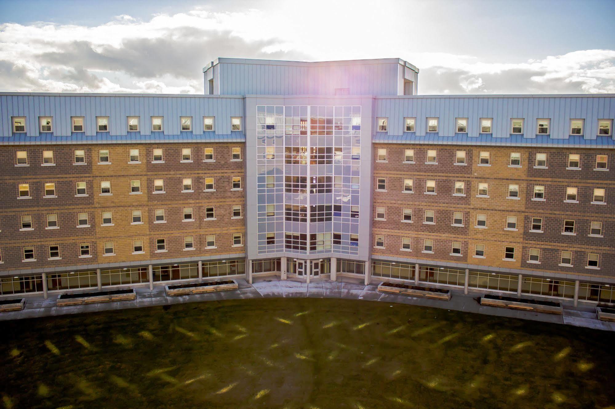 Memorial University St. John's Luaran gambar