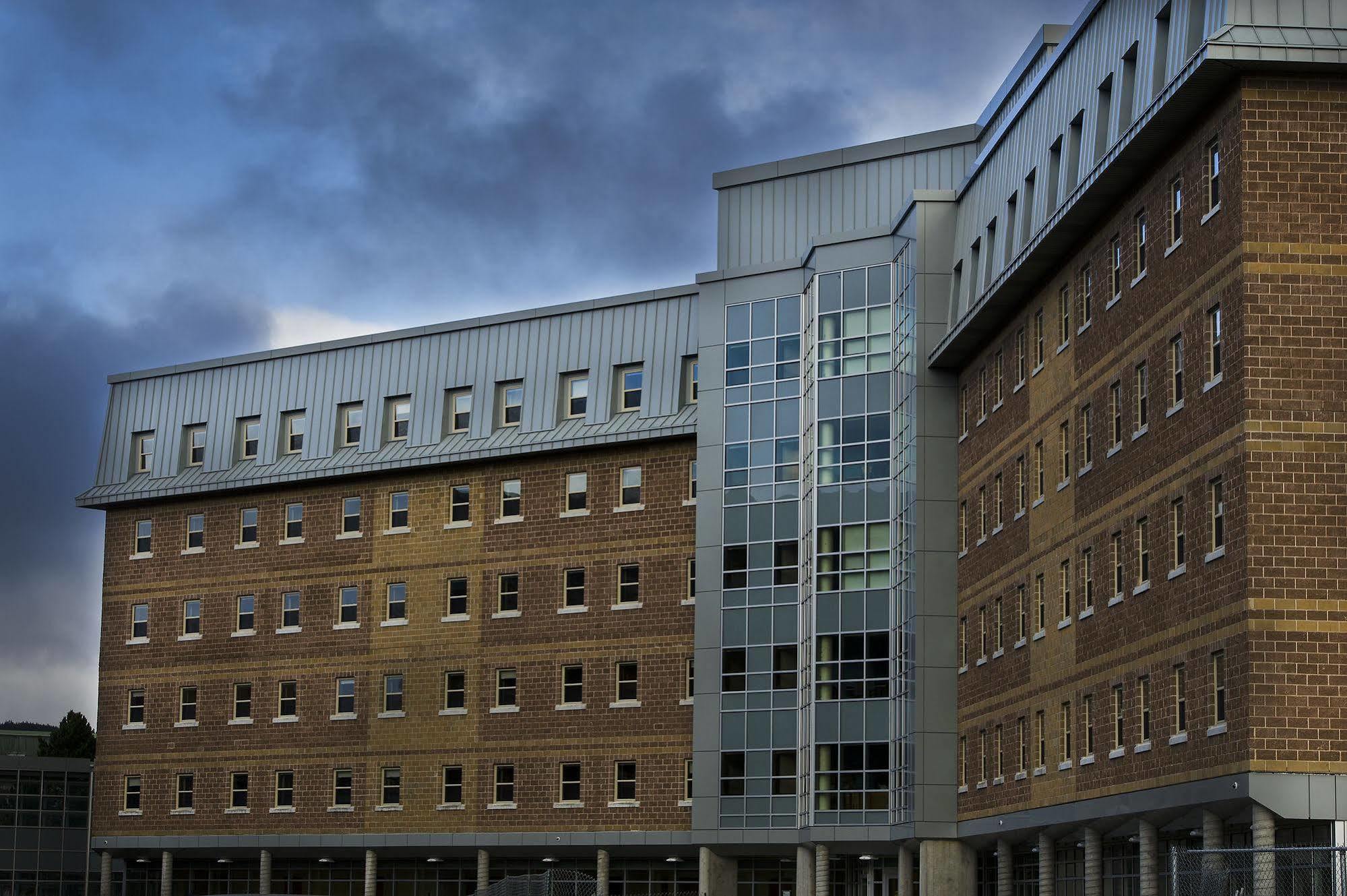 Memorial University St. John's Luaran gambar