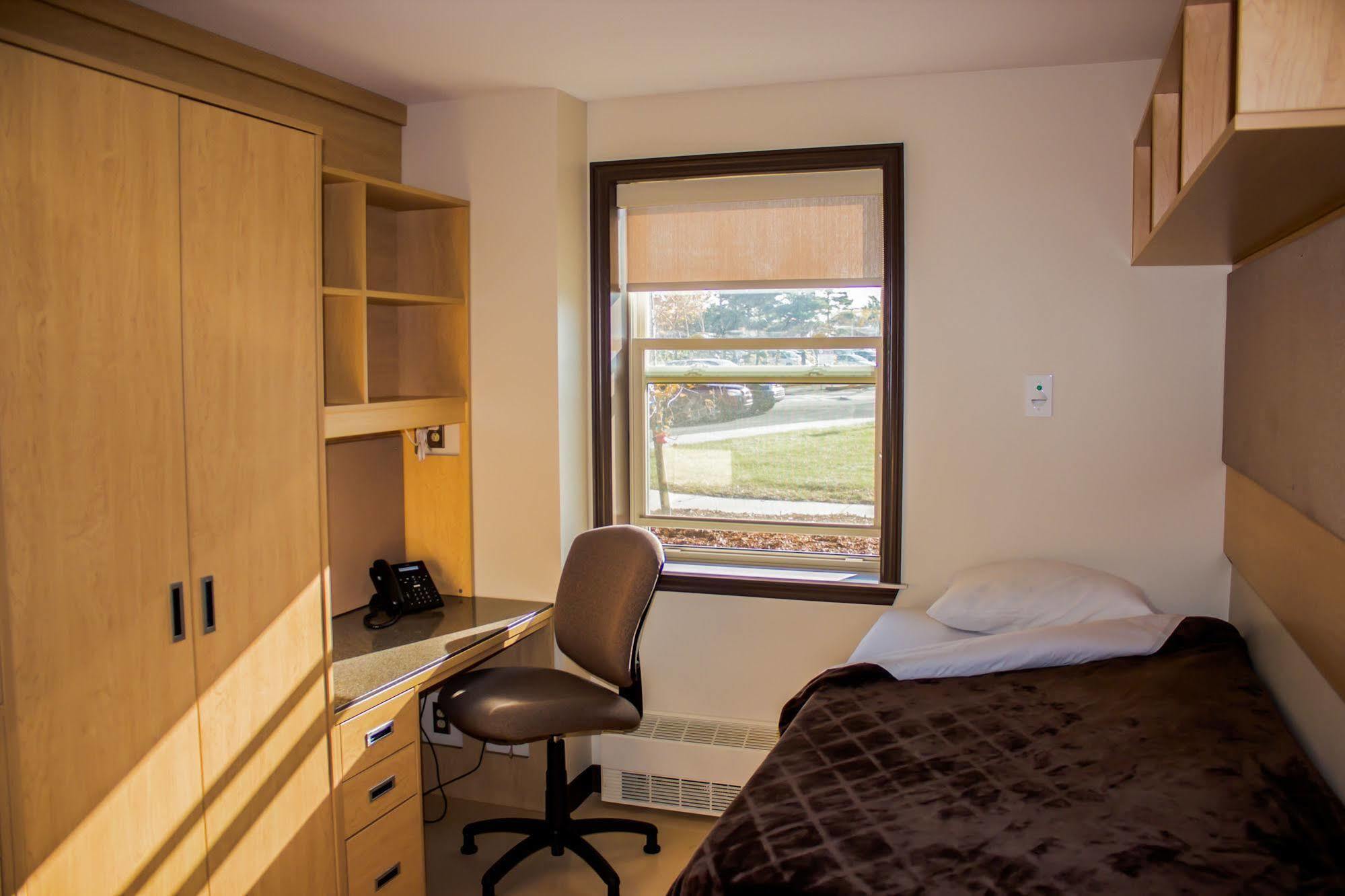 Memorial University St. John's Luaran gambar