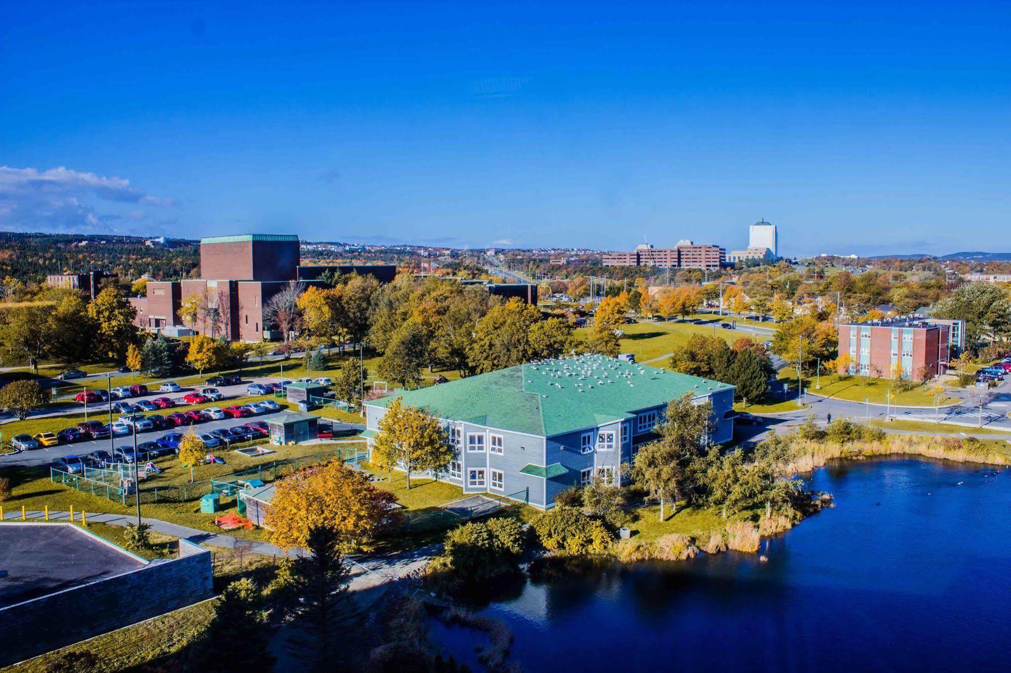 Memorial University St. John's Luaran gambar