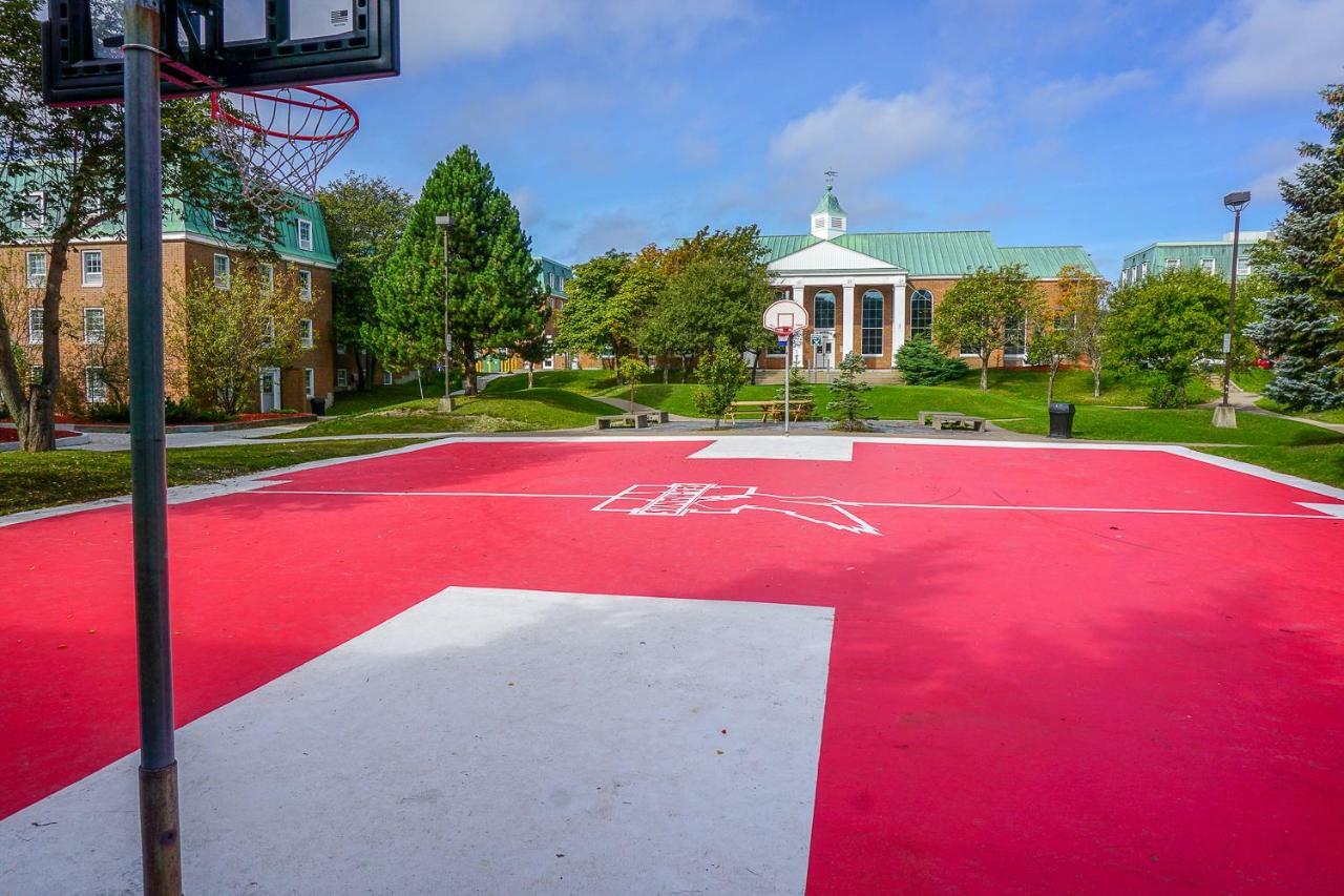 Memorial University St. John's Luaran gambar
